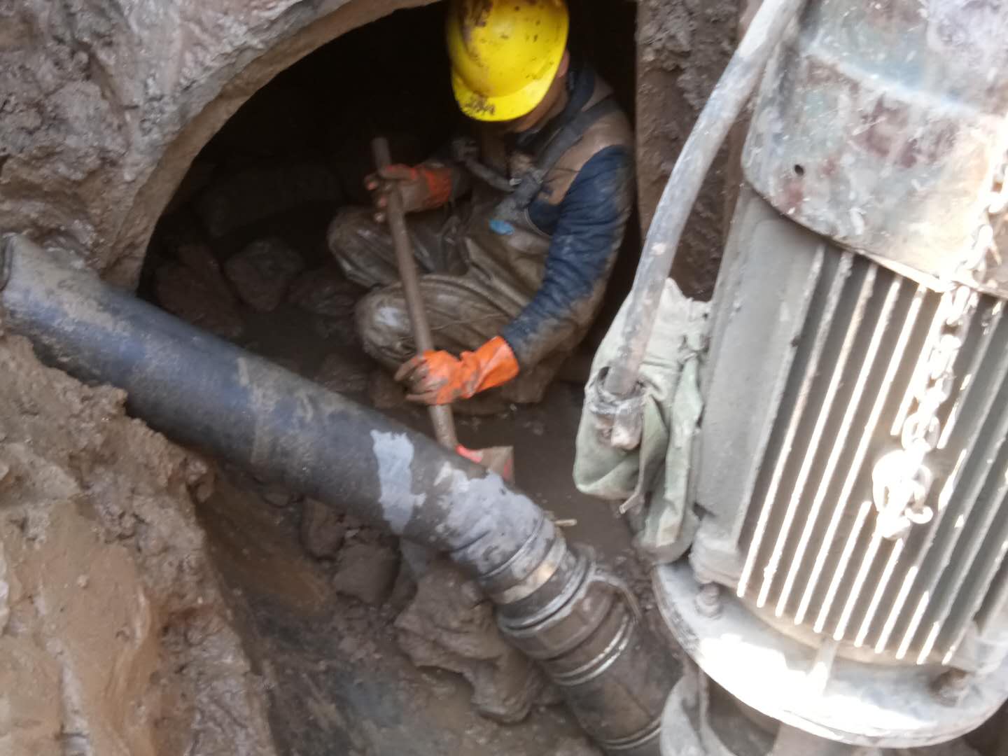 抱由镇管道清淤